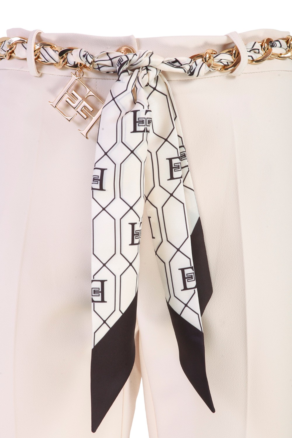 shop ELISABETTA FRANCHI Saldi Pantalone: Elisabetta Franchi pantalone dritto in crêpe con foulard.
Pantalone a sigaretta in doppio crêpe con tasche con patte.
Il punto vita è enfatizzato da una cintura in metallo dorato con foulard passante.
Accessorio e bottoni in metallo dorato.
Composizione: 96% Poliestere 04% Elastane.
Fabbricato in Italia.. PA04737E2-193 number 7199549